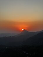 The Panoramic Getaway