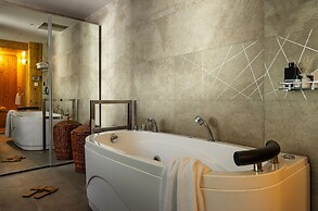 The Panoramic Getaway