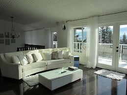 Le Chateau du Lac