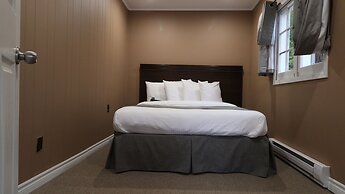 Algonquin Lakeside Inn
