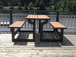 Algonquin Lakeside Inn