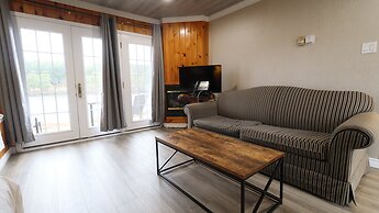 Algonquin Lakeside Inn