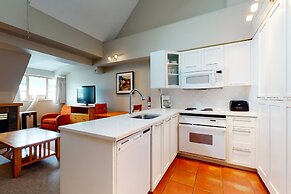 Whistler Peak Lodge