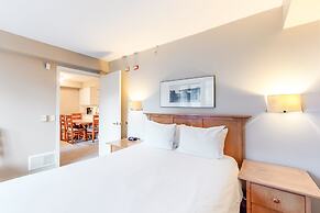 Whistler Peak Lodge