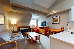 Whistler Peak Lodge