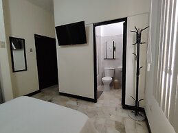 Del Sol Suites & Apartments