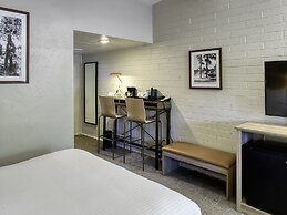 Yavapai Lodge
