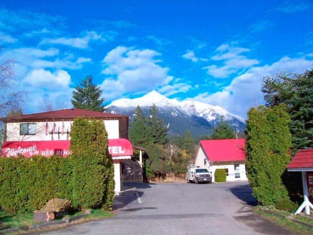 Red Roof Motor Inn
