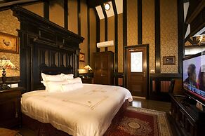 The Old England Manor