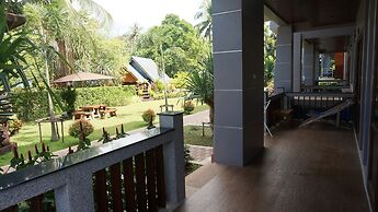 Lanta Intanin Resort