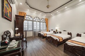 Hanoi Little Town Hotel