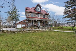 CastleView Inn by Elevate Rooms