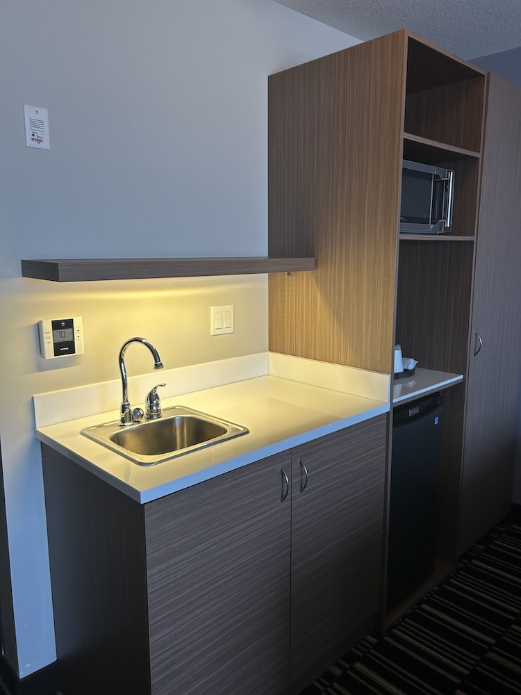 Microtel Inn & Suites By Wyndham Fort St John