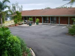 Tabourie Lake Motor Inn Resort