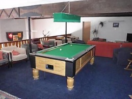 Swagman Chalet