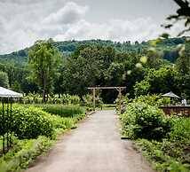 Hockley Valley Resort