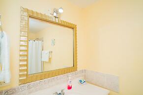 Connie's Comfort Suites