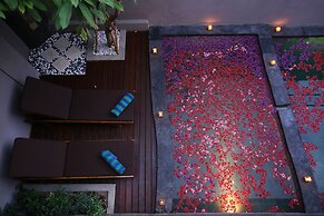 Royal Nyanyi Villa