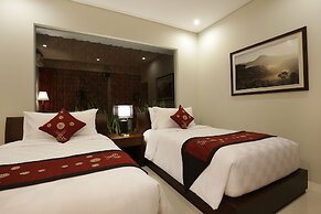 Royal Nyanyi Villa