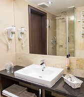 DeSilva Premium Opole