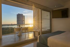 Suites Malecon Cancun