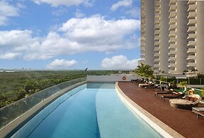 Suites Malecon Cancun