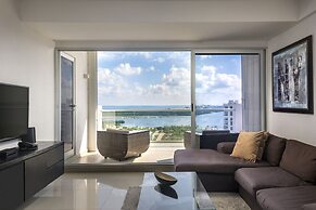 Suites Malecon Cancun