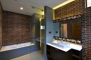 Yun Myo Thu Hotel