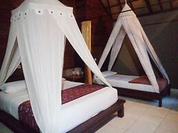 Suka Sari Cottages