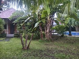 Suka Sari Cottages