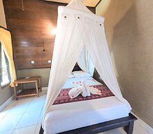 Suka Sari Cottages
