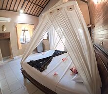 Suka Sari Cottages