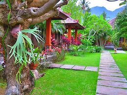 Suka Sari Cottages