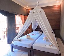 Suka Sari Cottages