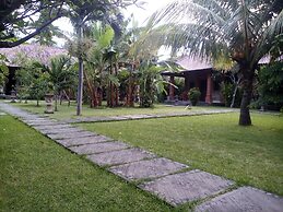 Suka Sari Cottages