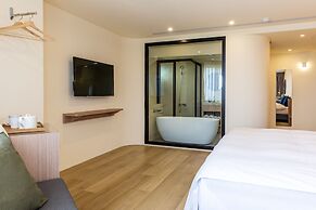 Hotel Ever Spring