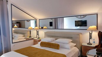 Refresh Boutique Apartments