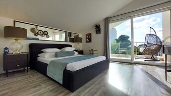 Refresh Boutique Apartments