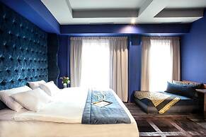Diamond Suites