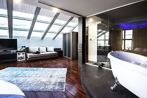 Diamond Suites