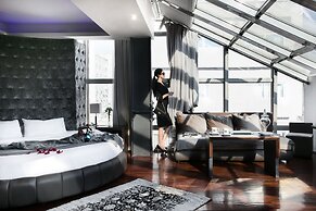 Diamond Suites
