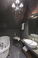 Diamond Suites