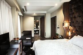 Diamond Suites