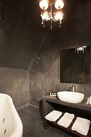 Diamond Suites