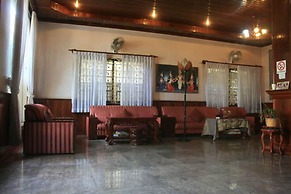 Mom's Guesthouse