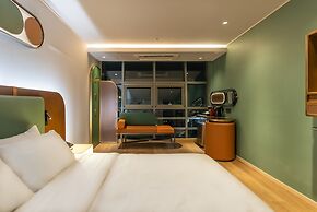L&L Central Hotel