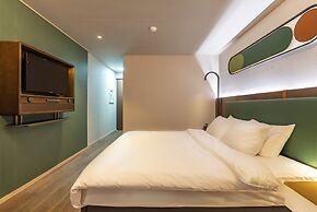 L&L Central Hotel