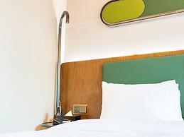 L&L Central Hotel