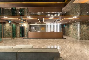 L&L Central Hotel