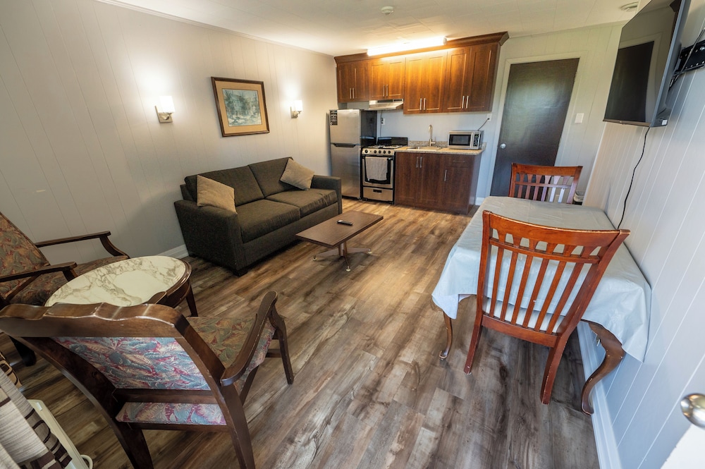 Sauble Beach Lodge